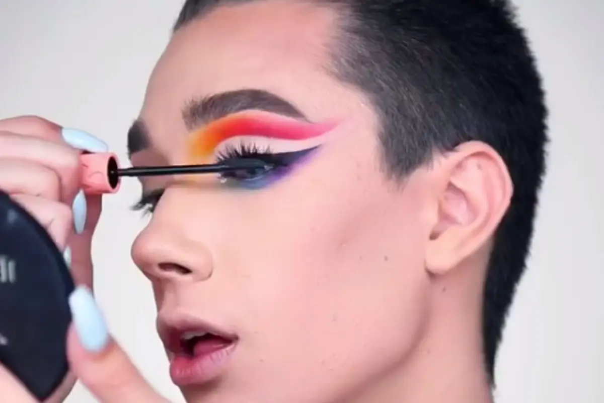 Sederet Cowok yang Miliki Skill Makeup Sempurna