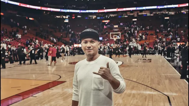 Liburan Bareng Sean Galael, Ini 7 Potret Gading Marten saat di Florida