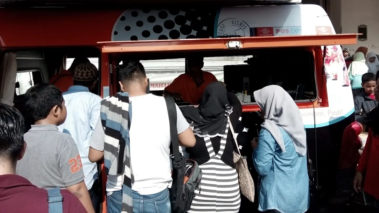 Dalam Satu Jam, Prangko GMT Habis Diborong