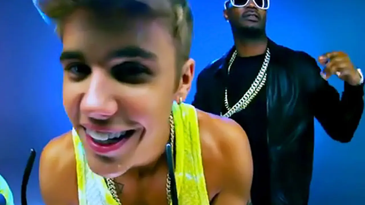 bieber-130918c-v.jpg