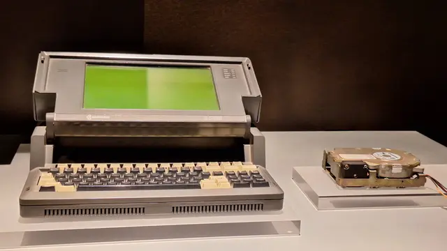 Tampilan laptop pertama di Korea yang dipamerkan di Samsung Innovation Museum (Liputan6.com/Giovani Dio Prasasti)