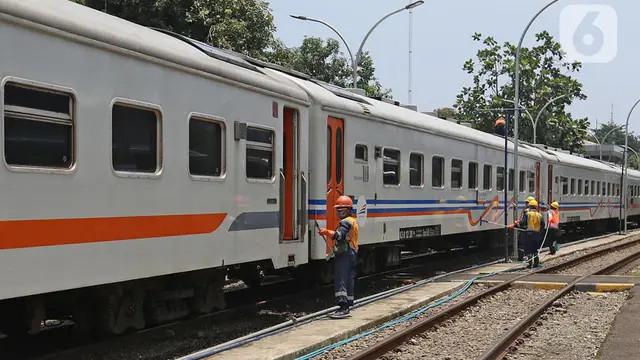 Harga Tiket Kereta Api Ekonomi PSO, Jakarta - Jogja Hanya 74 Ribu!