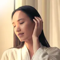 Tetap cantik dengan dua produk makeup andalan selama #DiRumahAja. (Foto: Ultima II)