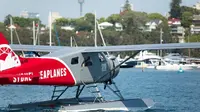 Pesawat amfibi DHC-2 Beaver yang dioperasikan oleh firma pariwisata Sydney Seaplanes. Salah satu pesawat yang dikelola firma itu jatuh di Sydney (31/12/2017) dan menewaskan 6 orang yang diduga penumpang dan pilot (Supplied/Sydney Seaplanes)