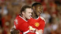 Wayne Rooney dan Danny Welbeck (Reuters/Lucy Nicholson)