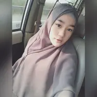 Di usia yang masih muda, Larissa Chou sudah memantapkan diri untuk menikah dengan anak dari Ustaz Arifin Ilham. (Foto: YouTube.com)
