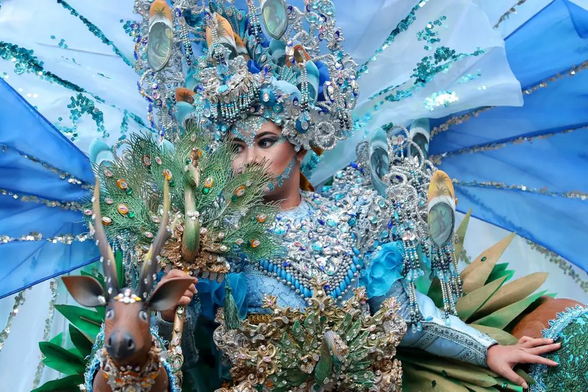 Semarak Banyuwangi Etno Carnifal (BEC) 2023 yang mengusung tema Geopark Ijen. (Hermawan/Liputan6.com)