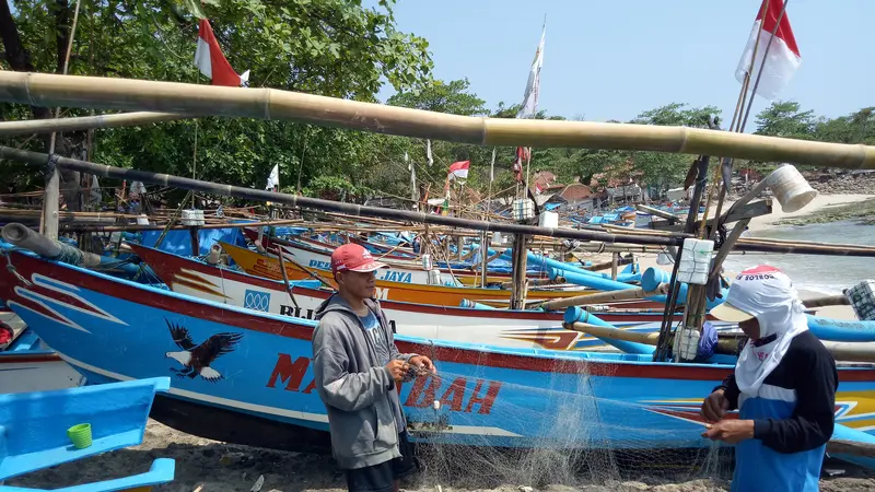 Nelayan Ranca Buaya Garut lebih memilih menepi akibat cuaca ekstrem