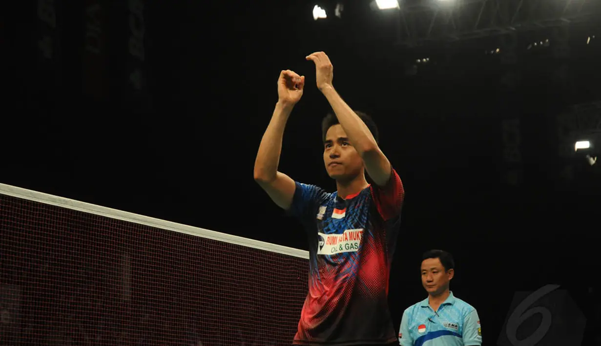 Pebulutangkis Simon Santoso lolos ke babak utama Indonesia Terbuka Super Series, Jakarta, Rabu (17/6/14). (Liputan6.com/Helmi Fithriansyah)