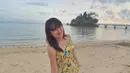 Pemilik nama asli Heppy Rismanda Hendranata memang gaya penampilannya sangat kece dan menawan. Seperti saat Happy Asmara liburan ke pantai. Gaya penampilannya yang memesona ini banjir pujian dari netizen. (Liputan6.com/IG/@happy_asmara77)