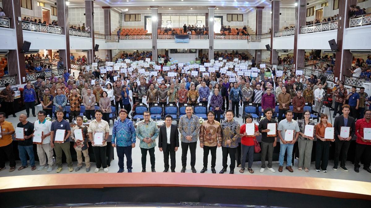 BRI Bersama Pemerintah Perkuat Ekonomi Kreatif Bali Lewat Akad KUR Massal 1.000 UMKM