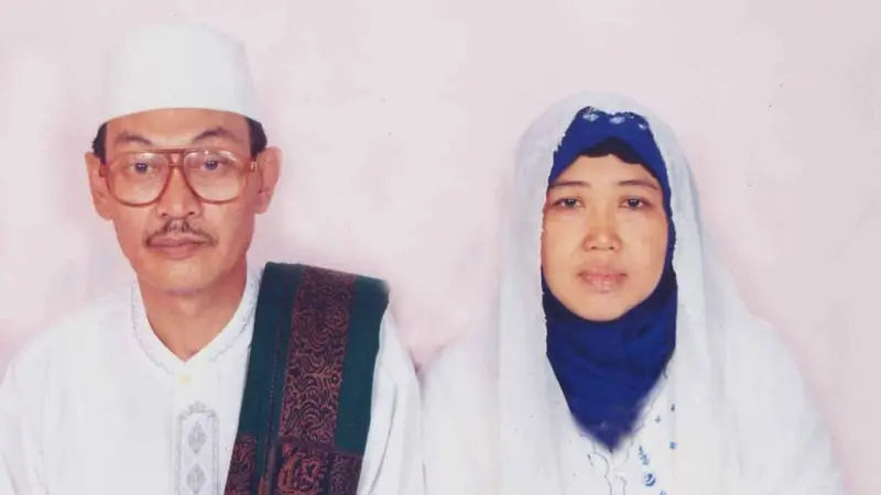 Almarhum Abah Nadjib bersama Nyai Hj Badi'ah Nuriyah Nadjib (Foto: Liputan6.com/ Ahmad Adirin)