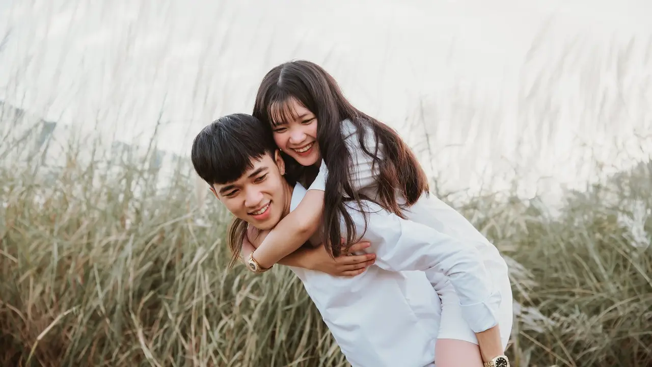 Merasa Kurang Oke Saat First Date? Ini Dia 4 Makeup Look yang Bisa Bikin Doi Terpukau