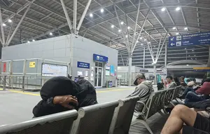 Merasakan Bermalam di Stasiun Cikarang