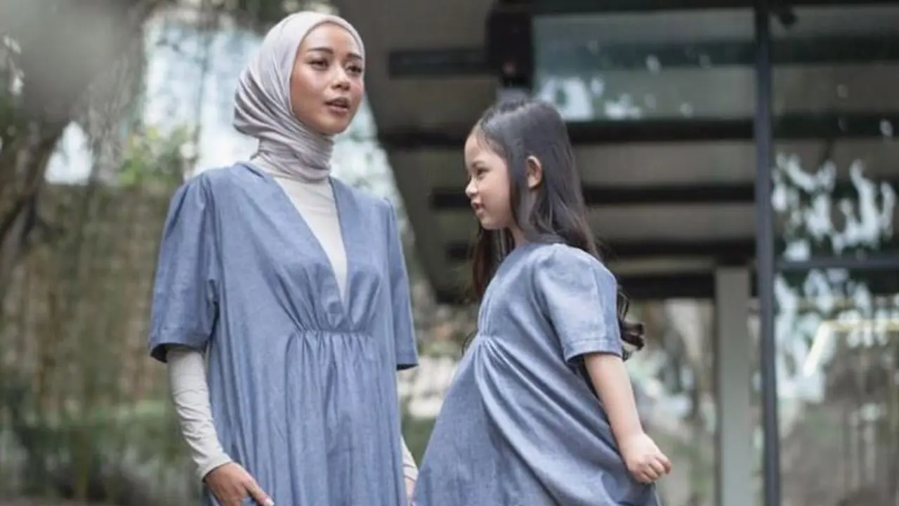 Inspirasi Tampilan Kembar Bareng si Kecil di Berbagai Kegiatan
