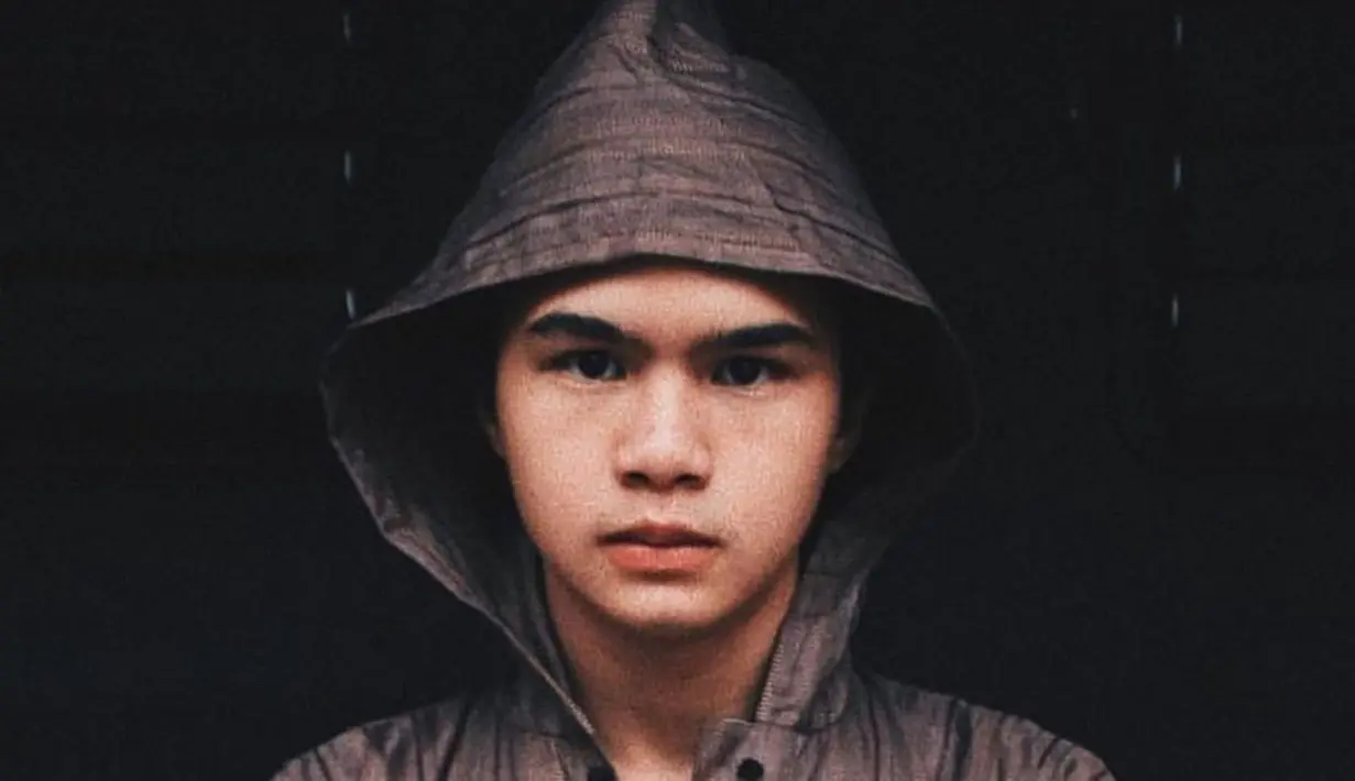 Melansir Kapanlagi.com, Rabu (17/6/2020), Dul yang ditemui di kawasan Jakarta Selatan menceritakan tentang kriteria perempuan idamannya. Cukup sempurnya, Dul inginkan perempuan cantik, pintar dan berahlak baik. (Instagram/duljaelani)