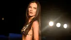 Model berpose mengenakan baju renang Diosa Mar oleh Planet Fashion selama Miami Swim Week 2019 di Miami Beach, Florida (11/7/2019). Miami Swim Week diadakan selama seminggu menghadirkan model-model seksi mengenakan baju renang di atas catwalk. (AFP Photo/Frazer Harrison)