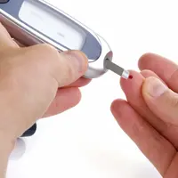 Baik puasa dan saat lebaran, penderita diabetes dianjurkan untuk melakukan cek gula darah