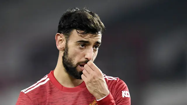 FOTO: Reaksi Pemain Manchester United Usai Disingkirkan Manchester City, Bruno Fernades Gigit Jari