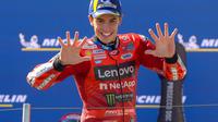 Marc Marquez saat memenangkan balapan MotoGP Hungaria 2025. (STRINGER / AFP)