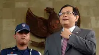 Wakil Ketua DPR Pramono Anung usai melaporkan harta kekayaan di Komisi Pemberantasan Korupsi, Jakarta, Kamis (11/1). (Antara)