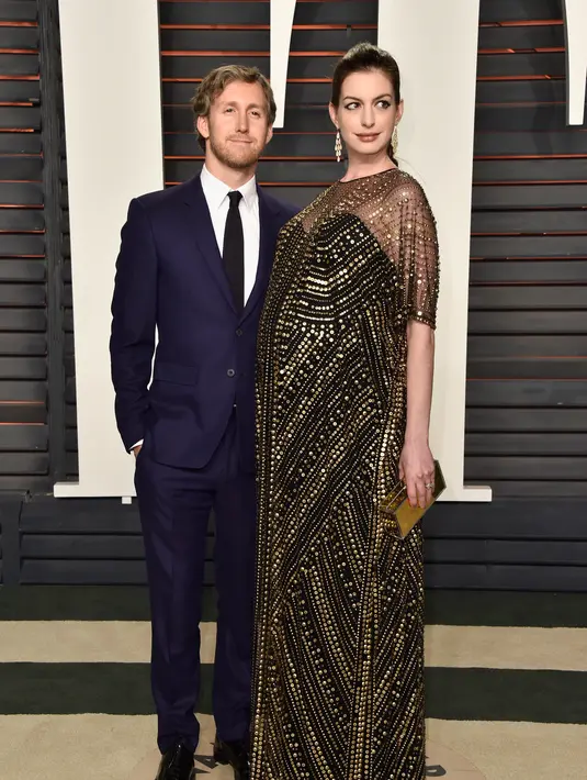 Dilansir dari E!Online, bayi ini sangat sehat dan menggemaskan sehingga banyak kerabat Anne dan Adam yang menyempatkan diri untuk menjenguknya. (AFP/Bintang.com)