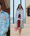 Gaya fashion leader BIGBANG tersebut sukses mencuri perhatian berkat outfit artistik bernuansa genderless yang begitu khas dirinya. [@chanelofficial].