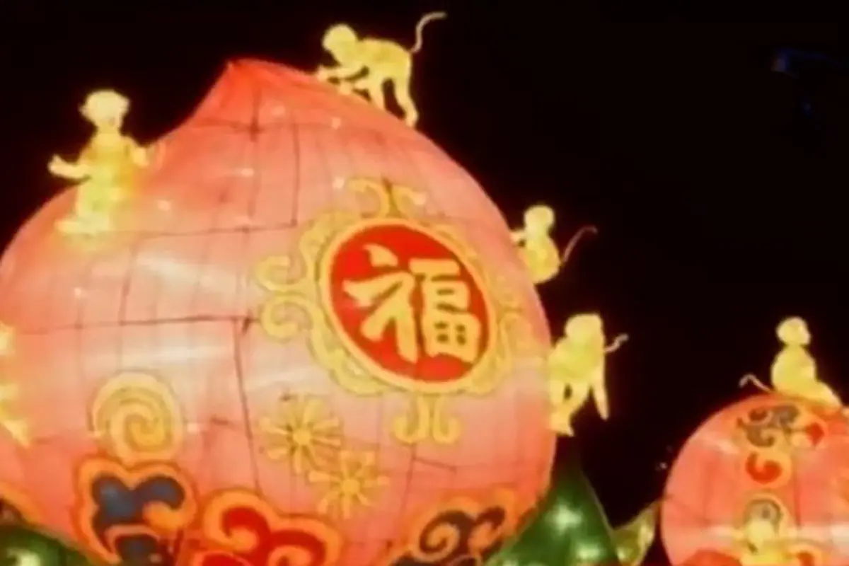 VIDEO: Festival Lampion nan Megah Akhiri Imlek di Shanghai