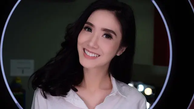 6 Potret Cantik Susan Tanoe, Wanita yang Kini Jadi Kekasih Baru Ello