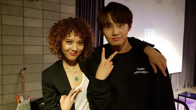 [Bintang] Lirik Lagu Longguo feat Yoonmirae, Clover