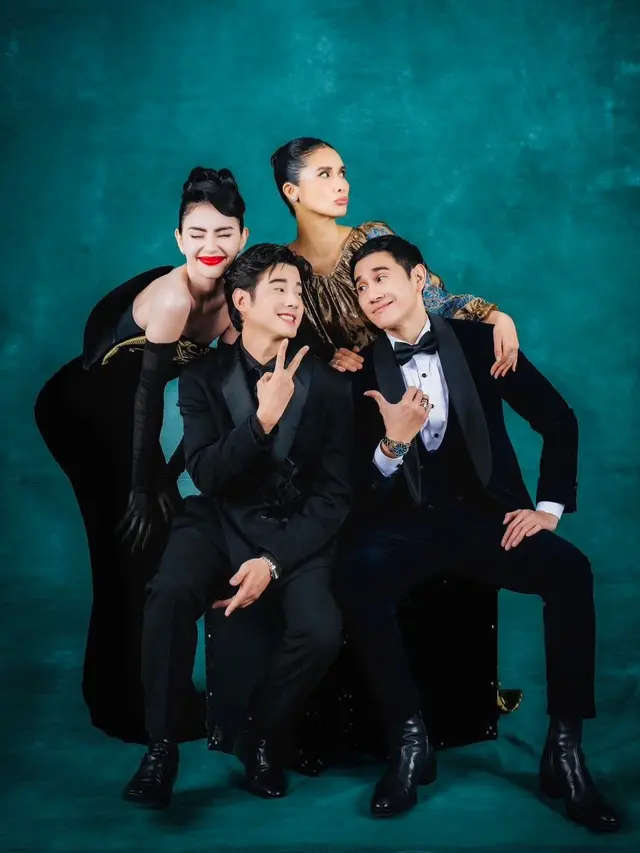 Mario Maurer dan Davika Hoorne bersama pasangan Vino G. Bastian serta Marsha Timothy. (Foto: Dok. Instagram @vinogbastian__)