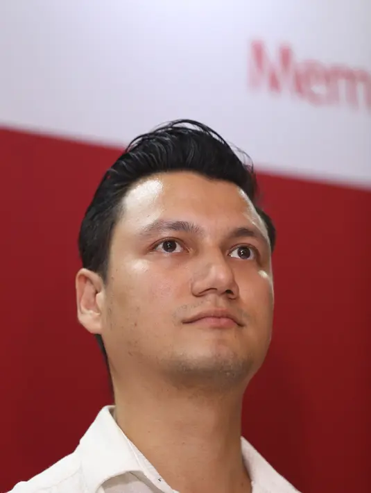 Christian Sugiono telah memiliki anak laki-laki bernama Juna yang merupakan buah hati karunia dari pernikahannya dengan sang istri. Meski telah menikah dan memiliki anak, Christian Sugiono tetap tidak kehilangan penggemarnya. (Andy Masela/Bintang.com)