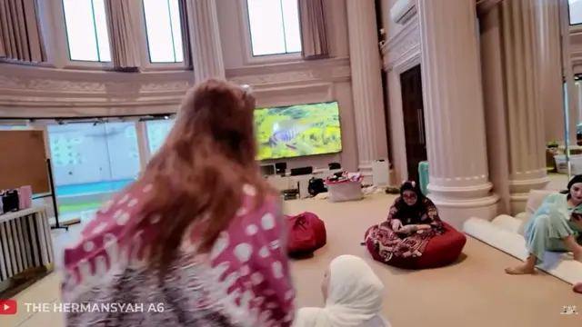Pilar Dalam Rumah Anang Hermansyah dan Ashanty di Cinere (Foto: YouTube The Hermansyah A6)
