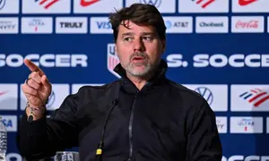 Pelatih Timnas AS, Mauricio Pochettino, berbicara dengan media selama konferensi pers pada 5 Desember 2025 di Washington, DC. (Jamie Sabau/Getty Images via AFP)