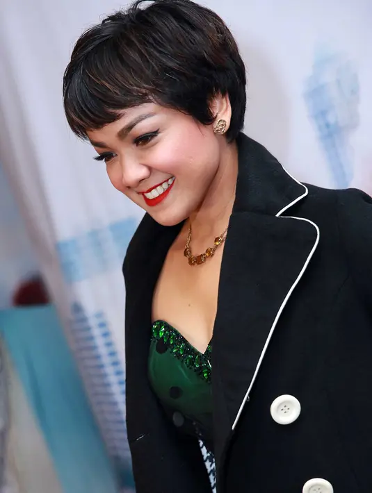 Film Aku Ingin Ibu Pulang menceritakan kisah perjalanan hidup seorang anak bernama, Jempol (Jefan Nathanio) yang berjuang demi mengangkat kehidupan keluarganya. (Deki Prayoga/Bintang.com)