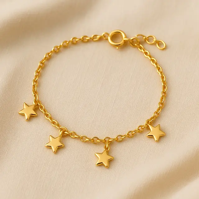 5. Gelang Emas dengan Motif Bintang