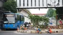 Suasana pembangunan Underpass Senen Extension di Jakarta, Selasa (19/10/2020). Pembangunan Underpass Senen Extension atau lintas bawah lanjutan Senen ini ditargetkan dapat mulai uji coba pada akhir November 2020 mendatang. (Liputan6.com/Immanuel Antonius)