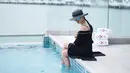 Istri dari Ibnu Jamil ini pun memiliki topi dalam berbagai macam model yang dapat menyesuaikan dengan outfitnya. Sehingga penampilannya pun makin oke dan stylish. (Liputan6.com/IG/ririnekawati)