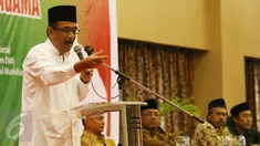 Calon Wakil Gubernur DKI Jakarta, Djarot Saiful Hidayat saat berdialog dengan Takmir masjid di Jakarta, Jumat (31/3). Dalam dialog terebut mebahas menolak politisasi masjid dan melawan radikalisme agama. (Liputan6.com/Angga Yuniar)