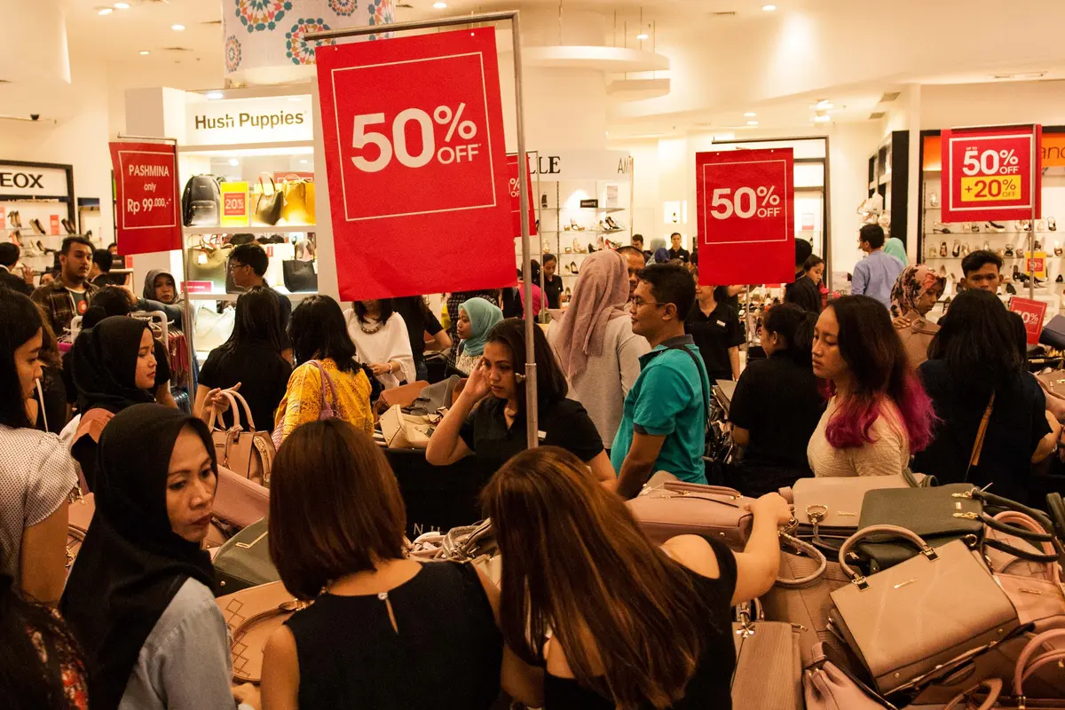 Senayan City ikut serta dalam program tahunan Festival Jakarta Great Sale 2017 dengan mengadakan midnight sale. Berikut keseruannya.