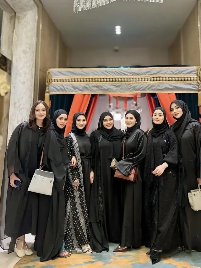 Penampilan Syifa Hadju saat Buka Puasa Bersama Geng Mamayu