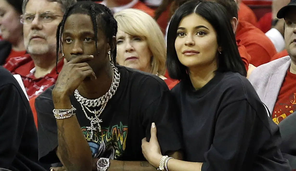 Kini, Kylie Jenner dan Travis Scott sendiri sudah mulai terbuka mengenai hubungan mereka berdua. (Life&Style)