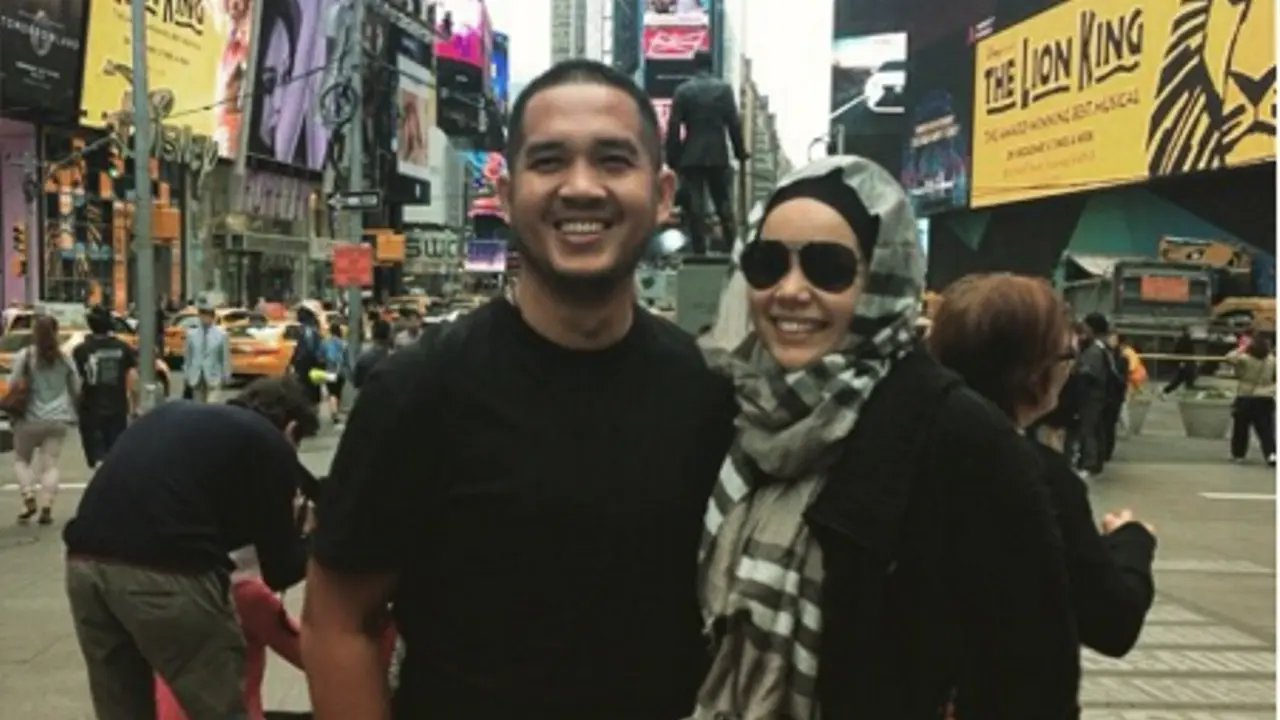 Dewi Sandra dan Agus Rahman