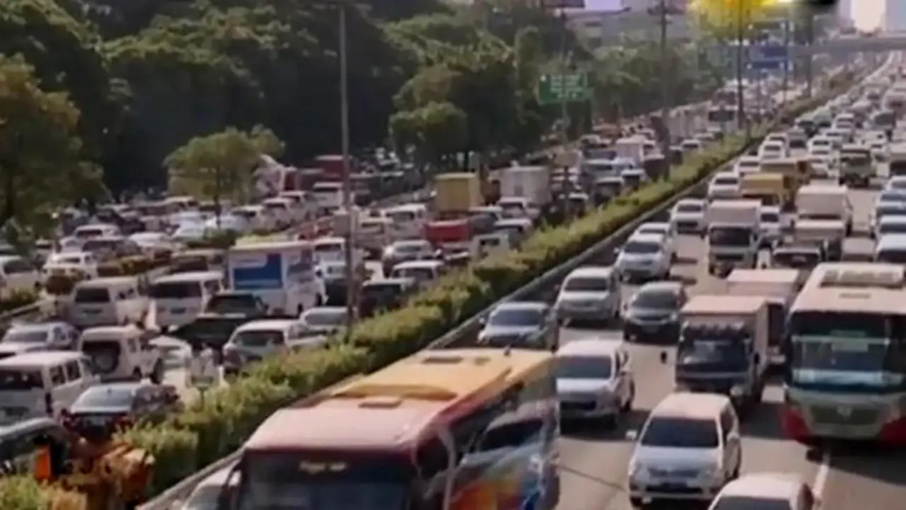 Segmen 3: Kemacetan Jelang Libur Panjang hingga Ibu Lempar Anak