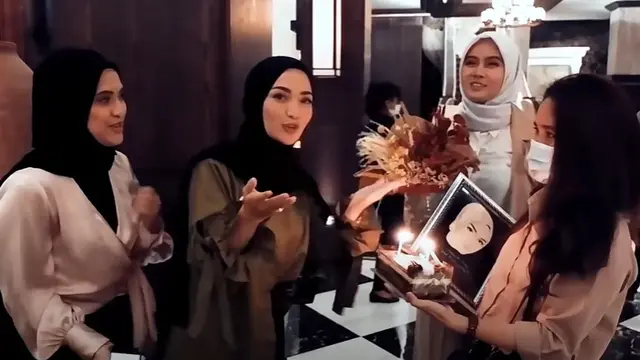 6 Momen Ulang Tahun Imel PC ke-32, Dirayakan Sederhana Bersama Sahabat