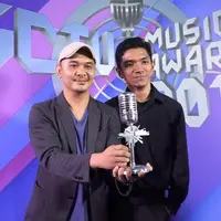 Payung Teduh berhasil jadi pemenang kategori lagu paling ngetop di acara SCTV Music Awards 2018