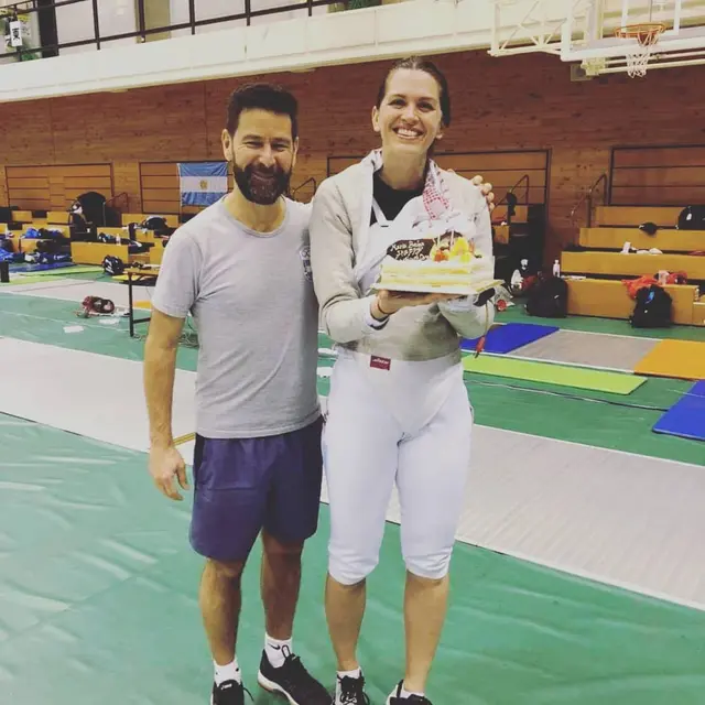 Atlet Anggar Argentina Dilamar Pelatihnya di Olimpiade, Ini 6 Potret Kebersamaannya
