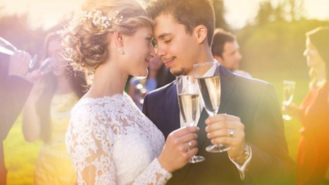 7 Tips Atur Anggaran Pernikahan Pesta Mewah Tak Harus Mahal Lifestyle Fimela Com