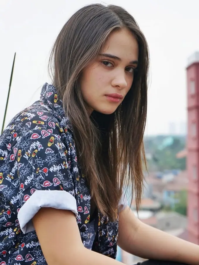 6 Pesona Aurora Ribero, Aktris Pendatang Baru Lawan Main Iqbaal