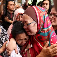 Duka orang dekat di pemakaman Pepeng (Galih W. Satria/Bintang.com)